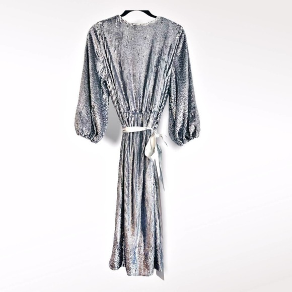 New York Alice + Olivia Silver Sequin Wrap Midi Dress Size 8 - Picture 8 of 12